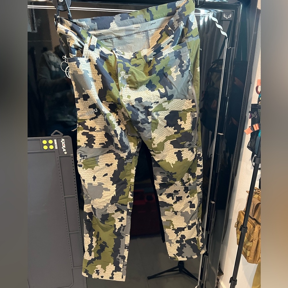 42T Kuiu katana 4 way stretch. Verde 
Tall inseam